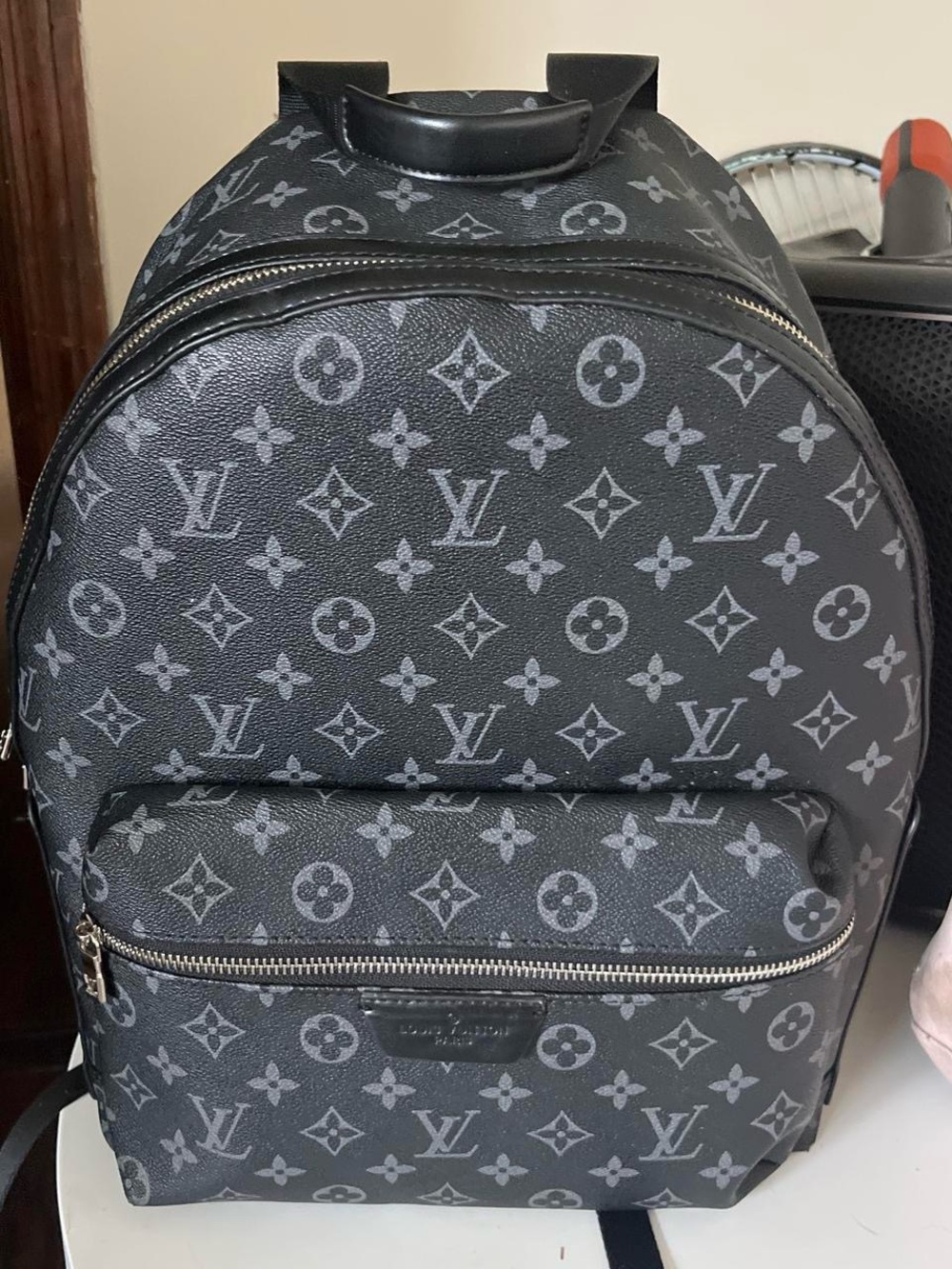 LOUIS VUITTON • BAGS - Picture 1 of 4